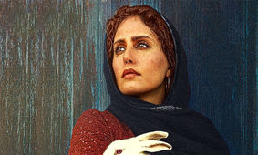 فیلم باورنکردنی از مولودی خوانی الناز شاکردوست در جمع خانوم های دف زن / عجب ماشالا ماشالایی میگه !