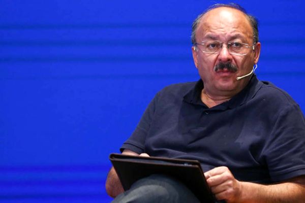 بیژن عبدالکریمی: زندان اوین برایم شرافتمندانه‌تر از زندگی در غرب است