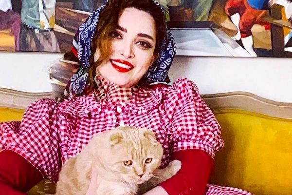 چیدمان باورنکردنی خانه مجردی بهنوش طباطبایی؛ از دکورهای هنری تا بالکن رؤیایی! + فیلم