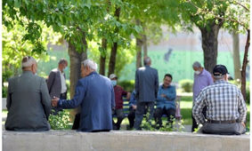 دفاع تمام قد دختر شهید سلیمانی از بازنشستگان / نرجس سلیمانی پشت این قشر درآمد
