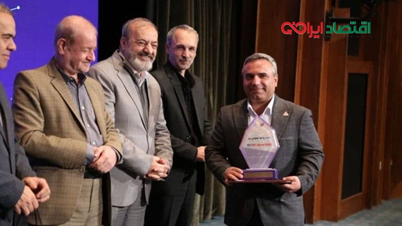 ۳ نشان ویژه نوزدهمین سمپوزیوم بین‌المللی روابط عمومی به هلدینگ پتروپالایش اصفهان اعطا شد