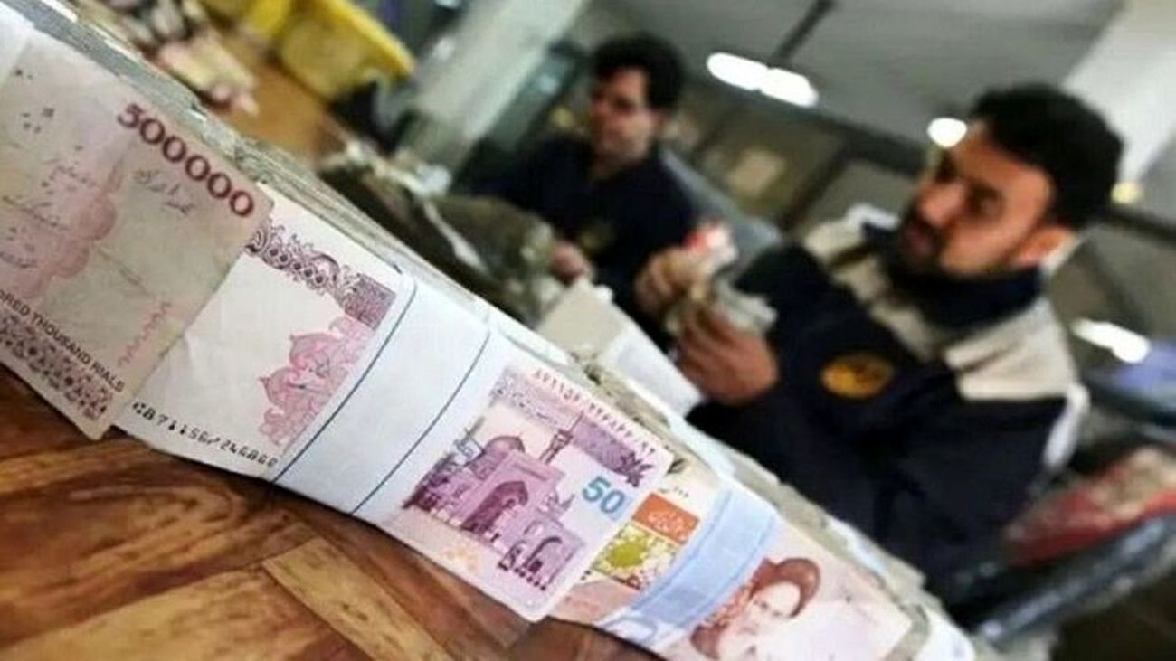 افزایش حقوق کارگران از فروردین ماه دو مرحله ای شد