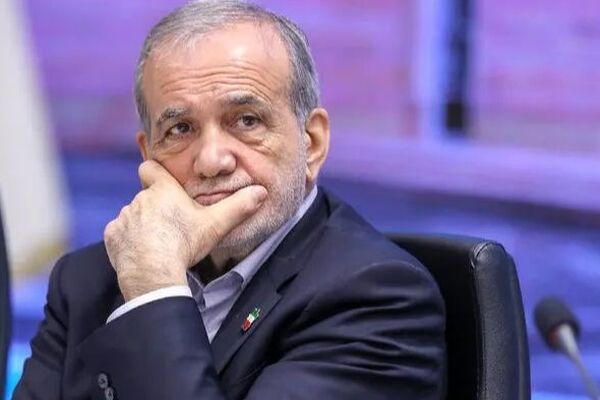 انتقاد کیهان از پزشکیان: شما که نمی‌توانستید کار کنید نباید وارد این عرصه می‌شدید