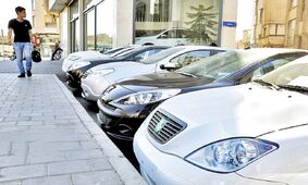 افت قیمت  خودروهای پرفروش / پژو 206 چقدر ارزان شد؟