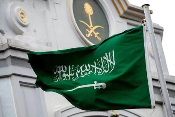 شوک بزرگ عربستان به بازار نفت/ افزایش غیر منتظره قیمت‌ نفت!