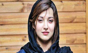 تیپ جذاب و زیبای روشنک گرامی با مینی اسکارف شیکش!