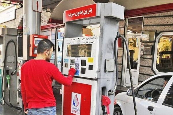 تکلیف بنزین هم چنان مشخص نیست / مردم چشم انتظارند !