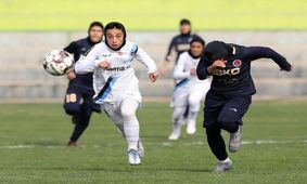 تصویر لو رفته از در آغوش گرفتن خواهر فوتبالیست توسط برادر معروف+عکس جالب