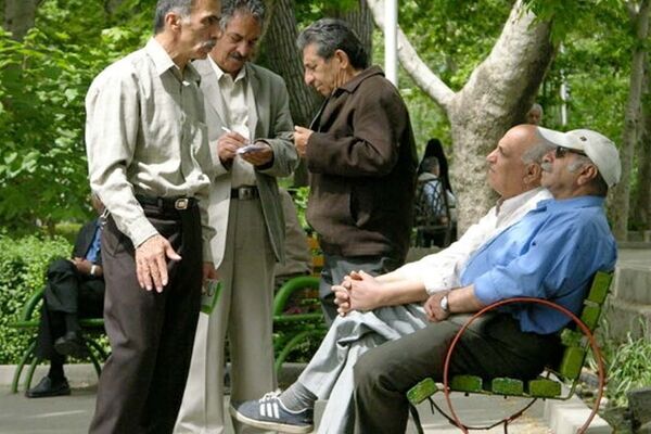  خبر مهم برای بازنشستگان / معوقات فروردین و اردیبهشت با حقوق خرداد واریز می‌شود؟ 