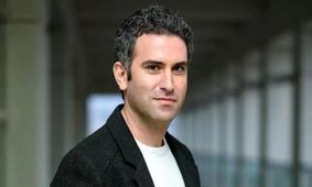 شباهت حیرت‌آور هوتن شکیبا و مادرش که همه را شگفت‌زده کرد! +عکس