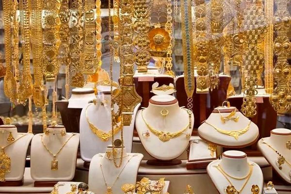 قیمت طلا و سکه امروز ۷ آبان ۱۴۰۴  / طلای ۱۸ عیار چند؟ 