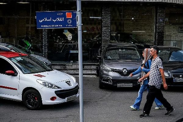 سقوط قیمت محصولات ایران‌خودرو در بازار امروز چهارشنبه 9 مهر