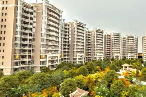 خریداران عقب‌نشینی کردند، فروشندگان بلاتکلیف ماندند