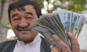  ارزش پول افغانستان بالا رفت  و تورم پایین آمد ! / چگونه طالبان تورم را کنترل کرد؟