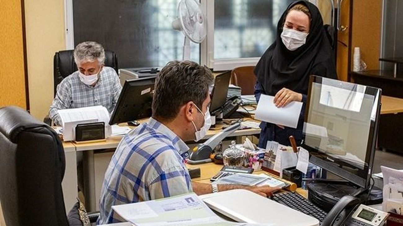 این دسته از کارمندان سال آینده منتظر افزایش حقوق باشند