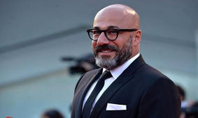 استایل خیره کننده جذاب ترین کچل سینما ایران / این مرد همه جوره دخترکشه !