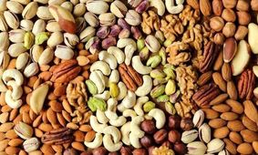 قیمت‌های عجیب‌وغریب آجیل شب یلدا؛ پسته و بادام هندی را با طلا معاوضه کنید!