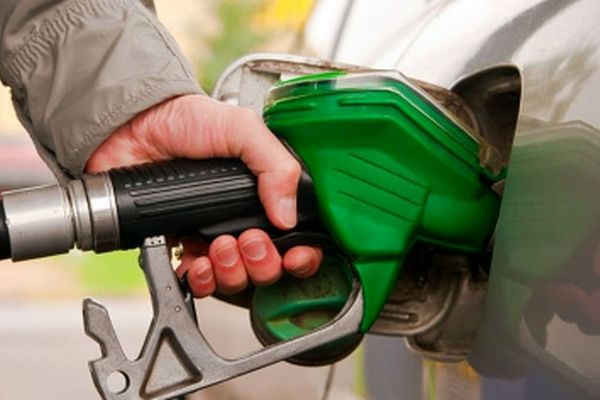 پشت پرده درباره فروش بنزین 30 هزار تومانی در جاده های شمال