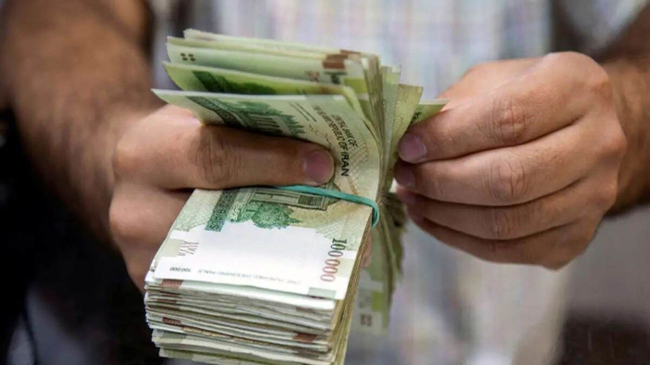 اخذ مالیات از عیدی زیر 10 میلیون قانونی شد؟/ تغییر محاسبات عیدی با مصوبه شورای عالی کار ! +صوت