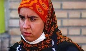 عکس باورنکردنی از روناک خانم سریال نون خ ! / آبروی باباشو برد !