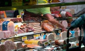 کاهش قیمت مواد غذایی در جهان همزمان با تشدید گرانی در ایران!