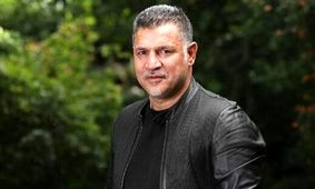 این پیرزن خیلی خوشتیپ مادرزن علی دایی است ! / تا حالا ندیده بودید !