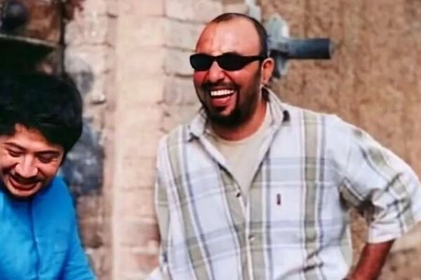 نوستالژی باورنکردنی! تصاویری از پشت صحنه «متهم گریخت» که هیچ‌وقت ندیده‌اید!