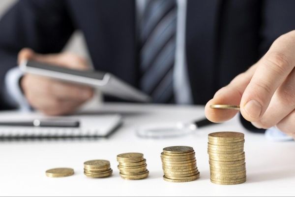 افزایش حقوق فقط ۲۰ درصد؟ گرانی‌ها مردم را کلافه کرد!