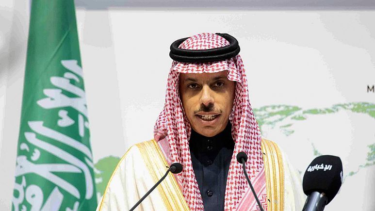 عربستان: برای یک رابطه مثبت دستمان را به سوی ایران دراز میکنیم