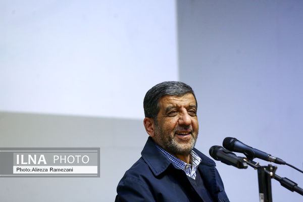 نظر ضرغامی درباره حجابِ گردشگران خارجی