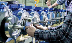 گرانی دلار چه بلایی بر سر سفره مردم می آورد؟/  موج سنگین تورم تولید در راه است