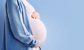 این مرد 36 ساله نمی دانست 2قلو باردار است ! / عجیب اما واقعی !