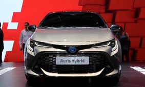 آغاز ویژه ثبت‌نام خودروهای تویوتا راو4 و مرسدس‌بنز برای ایثارگران