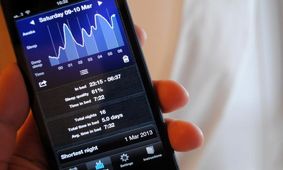 خواب رِم (REM) چیست و چگونه آن را اندازه‌گیری کنیم