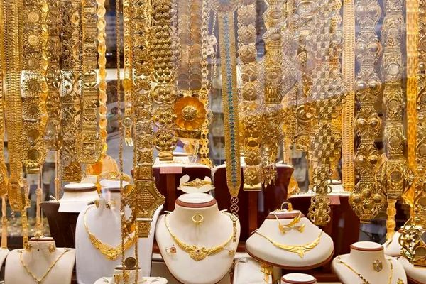 قیمت انواع سکه در بازار امروز ۱۲ مهر ۱۴۰۴ / طلای ۱۸ عیار چند؟ 