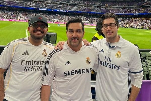 پوریا پورسرخ در اسپانیا: تماشای بازی رئال و بارسلونا توسط بازیگر خوش‌تیپ + فیلم