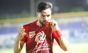 پرافتخارترین بازیکن تاریخ پرسپولیس از این تیم جدا شد/5 میلیارد را بخشید!!