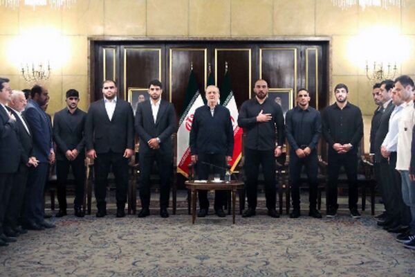 پزشکیان: تسلیم شدن در وجود ما نیست، به حریف امتیازی نمی‌دهیم!