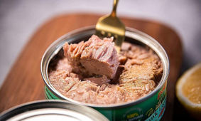 تن ماهی هم گران شد ! / کارمندان به فکر نهار خود باشند!!