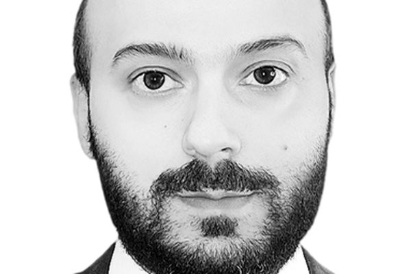 استراتژی بقا در لبه پرتگاه