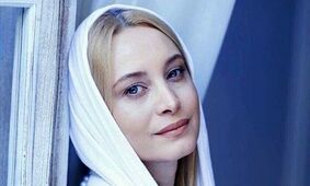 تیپ جدید و جوان‌پسند عمه خانم سریال فاصله‌ها در دبی