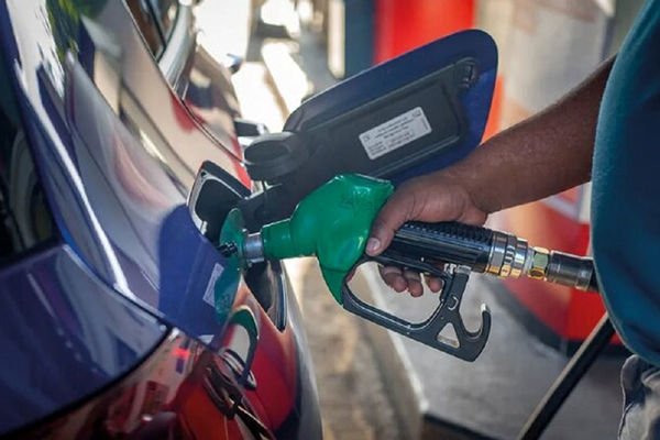 آخرین خبر دولت درباره گران شدن بنزین