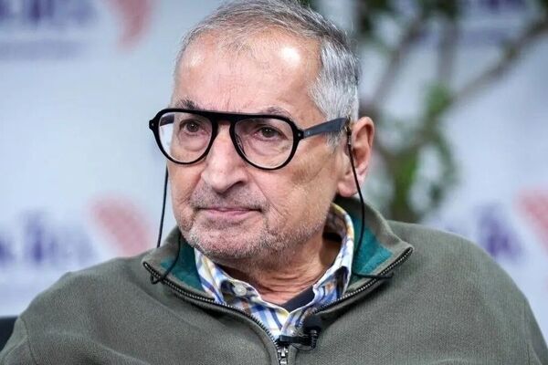 تحلیل جدید زیباکلام به گمانه‌زنی‌ها درباره جنگ / نظام سقوط نمی‌کند