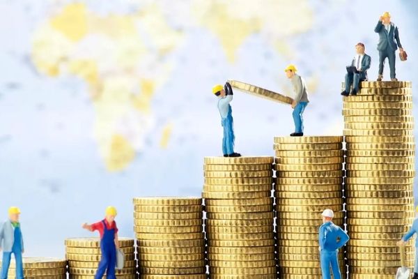 اعتراف جنجالی: حتی با افزایش ۱۰۰ درصدی هم دستمزد کافی نیست!