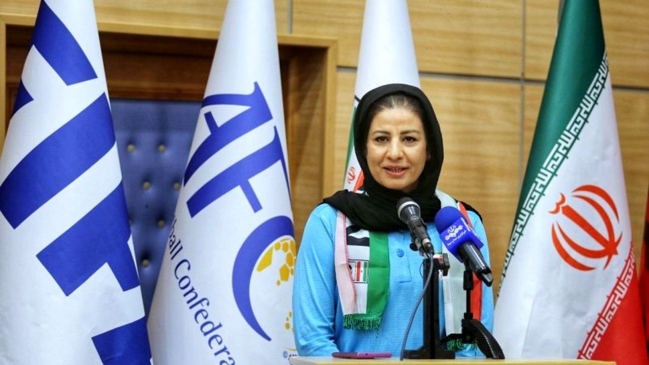 اشک های احساسی آزمون پشت میکروفن