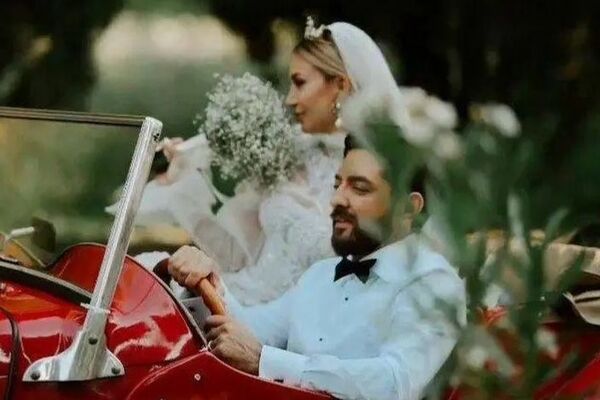 لاکچری‌ترین ماشین عروس بازیگران ایرانی؛ از BMW بهاره رهنما تا بنز رضا گلزار