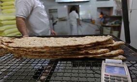 نان سفره‌ها آب می‌رود / قیمت نان سنگک آزادپز به ۲۵ هزارتومان رسید