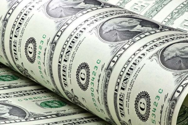 مدیریت نادرست دلار اقتصاد را لبه پرتگاه برده است