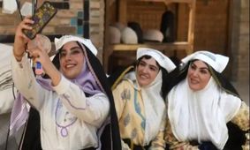 فیلمی تکان‌دهنده از پشت صحنه سریال بامداد خمار؛ رازهای عمارت بصیرالملک و دکان نجاری رحیم!