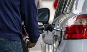 خبری شوکه کننده : سهمیه بنزین نوروز 1404 قطع شد ! 